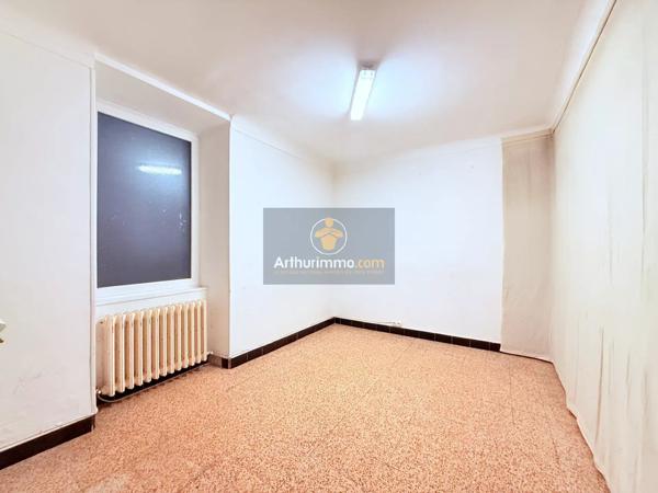 Vente                                                      Appartement
                        
                     3 pièces                      80 m2                     à Apt