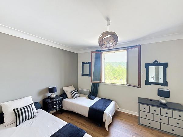 Jolie maison spacieuse, 4 chambres, centre Prayssac
