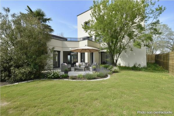 EXCLUSIVITE - Appartement T4 rez de jardin - Garage et parkings