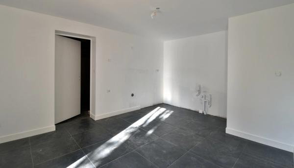EXCLUSIVITE - Appartement T4 rez de jardin - Garage et parkings