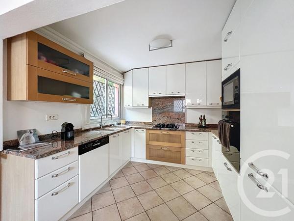 Maison à vendre  6 pièces - 192 m 2   MOUGINS  - 06