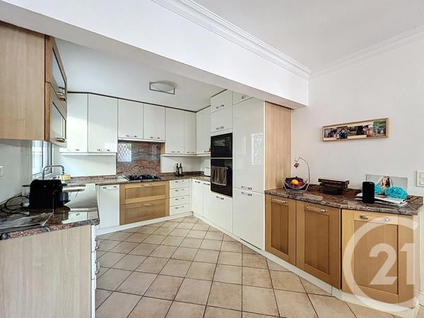 Maison à vendre  6 pièces - 192 m 2   MOUGINS  - 06