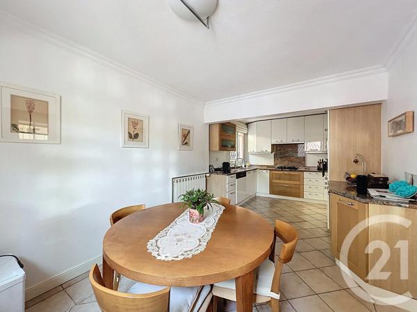 Maison à vendre  6 pièces - 192 m 2   MOUGINS  - 06