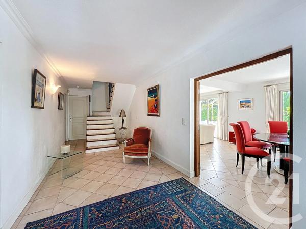Maison à vendre  6 pièces - 192 m 2   MOUGINS  - 06