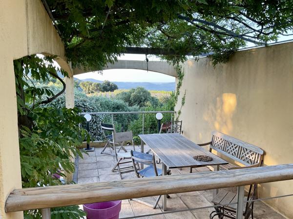 La Garde-Freinet (83680) Cadre naturel et potentiel d’aménagement – Maison entre Grimaud et La Garde-Freinet