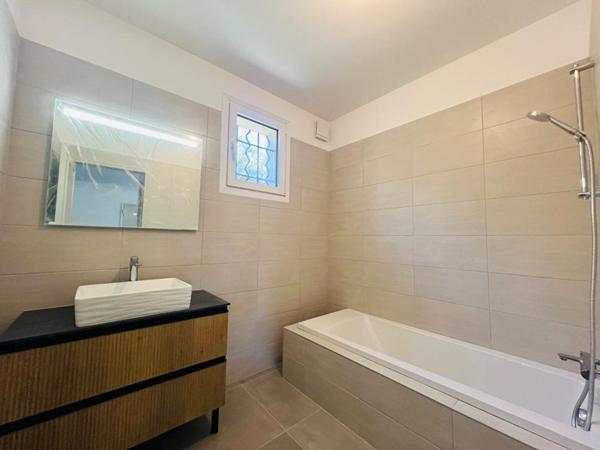 Maison Saint Mitre Les Remparts 4 pièces 113 m2