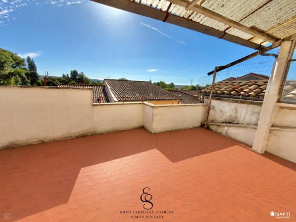 Maison de village à fort potentiel, à deux pas d’un plan d’eau !