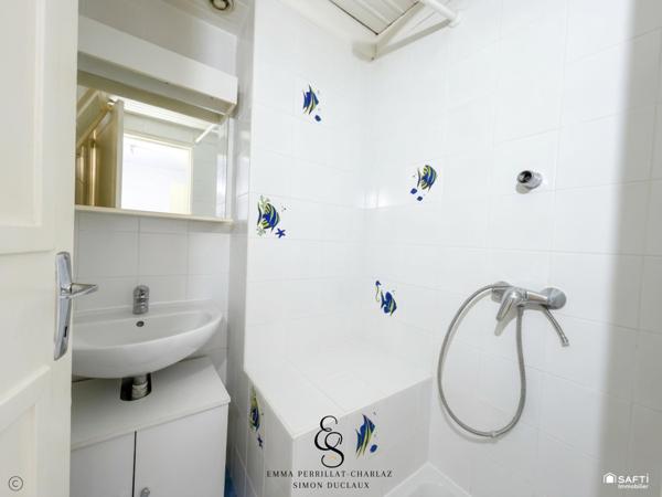 Maison de village à fort potentiel, à deux pas d’un plan d’eau !