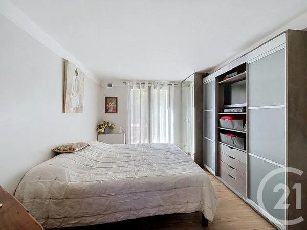 Maison à vendre  7 pièces - 146,42 m 2   FREJUS  - 83