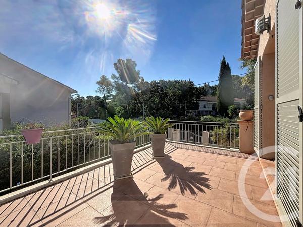 Maison à vendre  7 pièces - 146,42 m 2   FREJUS  - 83