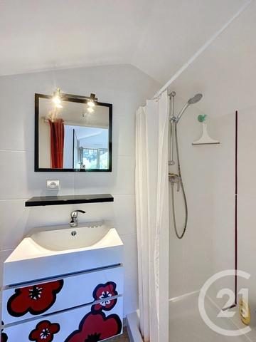 Maison à vendre  7 pièces - 146,42 m 2   FREJUS  - 83