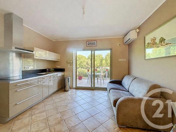Maison à vendre  7 pièces - 146,42 m 2   FREJUS  - 83