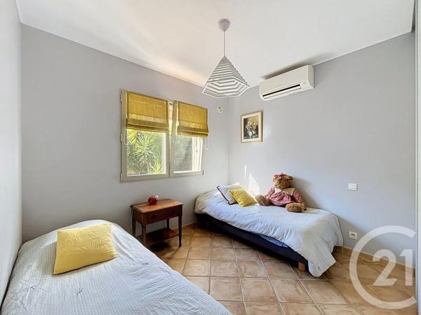 Maison à vendre  7 pièces - 146,42 m 2   FREJUS  - 83