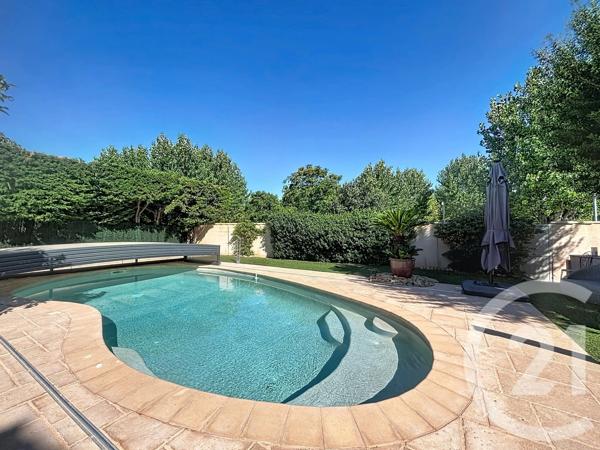 Maison à vendre  7 pièces - 146,42 m 2   FREJUS  - 83