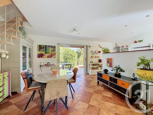 Maison à vendre  7 pièces - 146,42 m 2   FREJUS  - 83