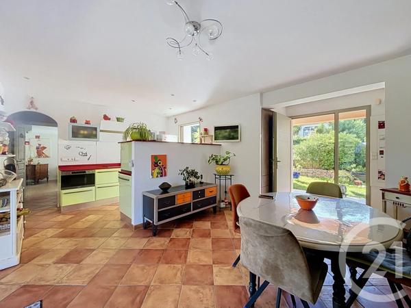 Maison à vendre  7 pièces - 146,42 m 2   FREJUS  - 83