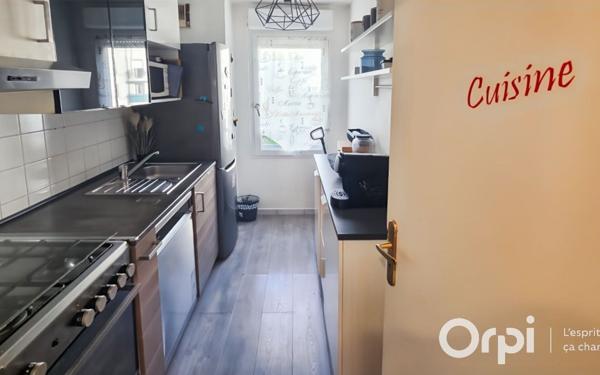 Appartement à vendre    3 pièces • 59,81 m2 Cergy