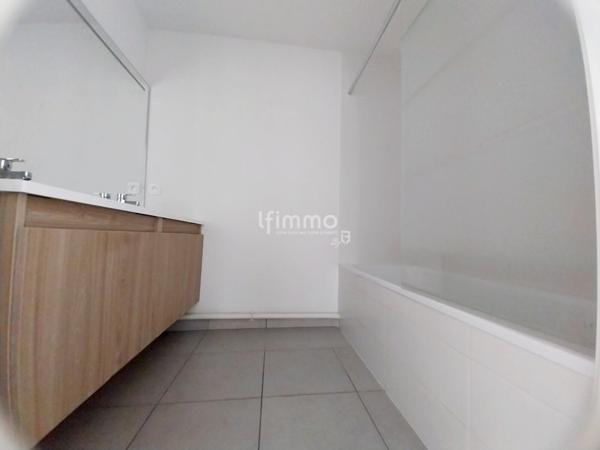 Appartement 80 m2 extérieur et deux places de parking