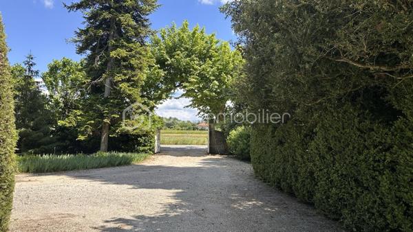 Corps de ferme de 240,96 m²