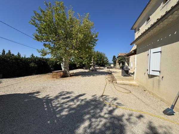 Charmante propriété en pleine nature, proche sainte-Cécile les vignes