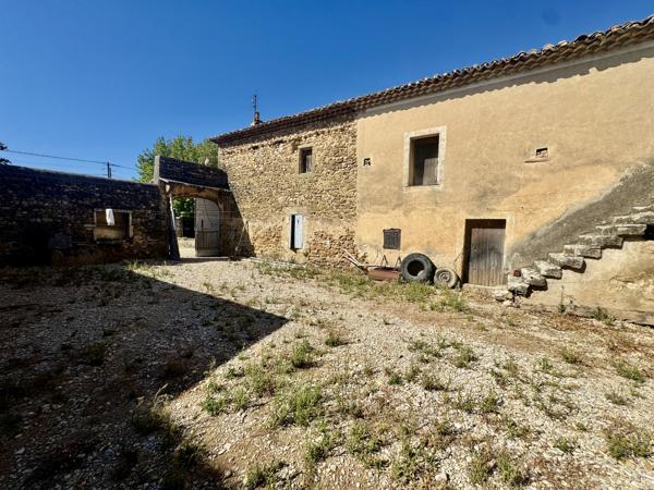 Charmante propriété en pleine nature, proche sainte-Cécile les vignes