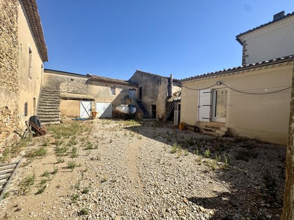 Charmante propriété en pleine nature, proche sainte-Cécile les vignes
