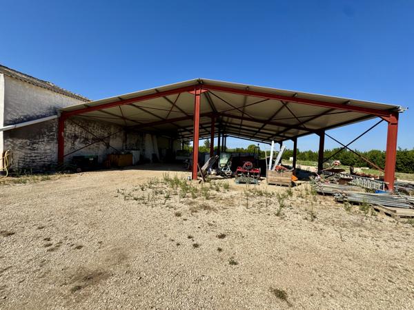 Charmante propriété en pleine nature, proche sainte-Cécile les vignes