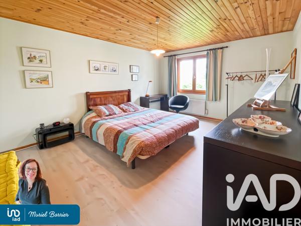 Maison à vendre 8 pièces 208 m² Saint-Genest-Lerpt