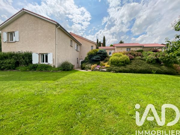 Maison à vendre 8 pièces 208 m² Saint-Genest-Lerpt
