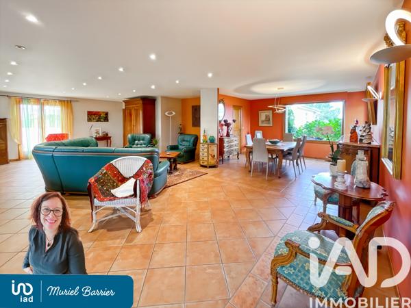 Maison à vendre 8 pièces 208 m² Saint-Genest-Lerpt