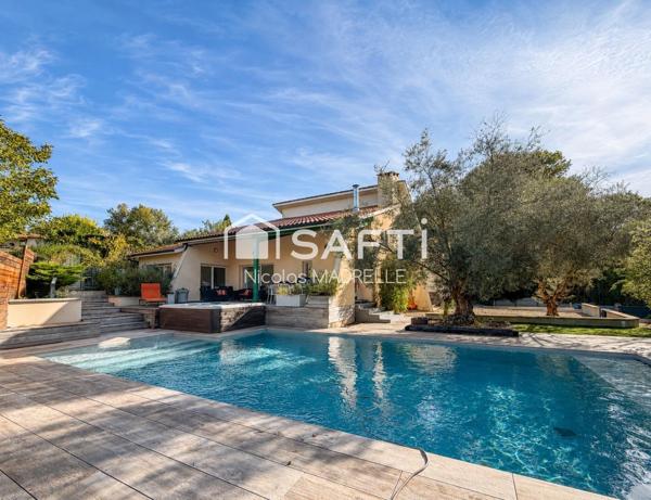 Maison 195 m², piscine, vaste terrain, dépendances