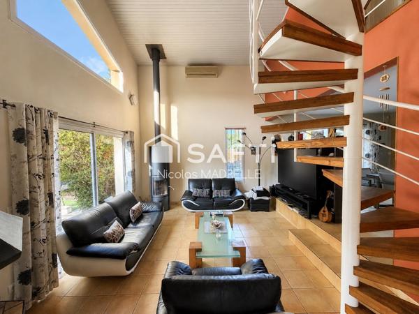Maison 195 m², piscine, vaste terrain, dépendances