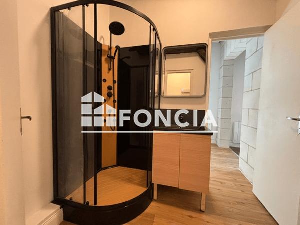 Location Studio 30.9 m² - 65 RUE DU COMMERCE Tours 37000