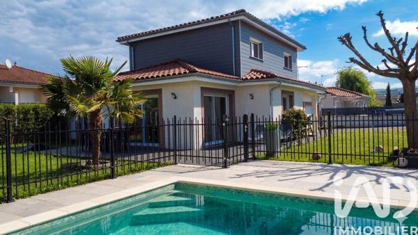 Maison à vendre 10 pièces 163 m² Saint-Galmier