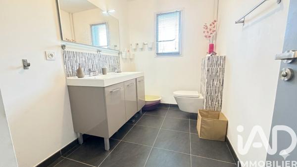 Maison à vendre 10 pièces 163 m² Saint-Galmier