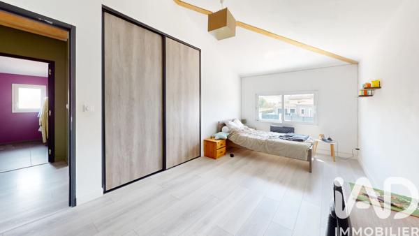 Maison à vendre 10 pièces 163 m² Saint-Galmier