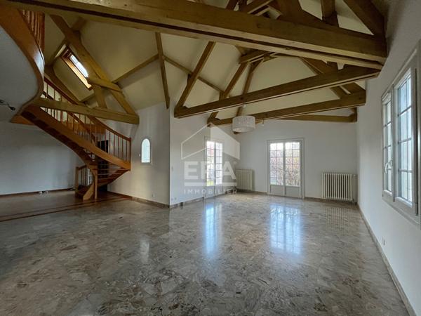 A vendre, 10 mn de Périgueux, commune de Trélissac 7 pièce(s) 262 m2