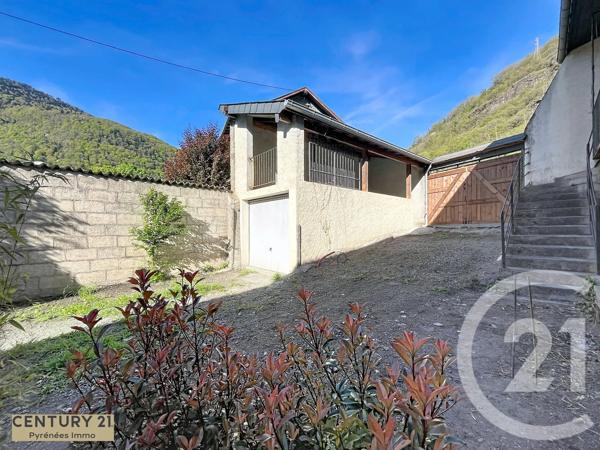Appartement à vendre  4 pièces - 75 m 2   BAGNERES DE LUCHON  - 31