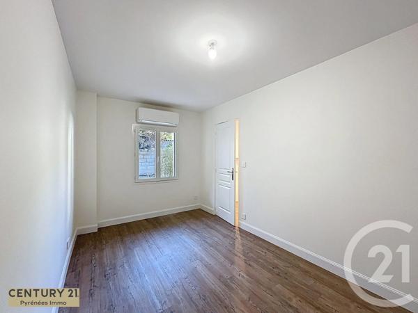 Appartement à vendre  4 pièces - 75 m 2   BAGNERES DE LUCHON  - 31