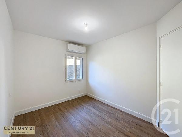 Appartement à vendre  4 pièces - 75 m 2   BAGNERES DE LUCHON  - 31