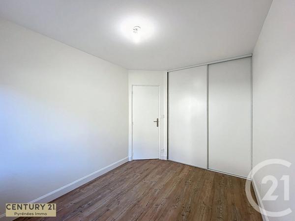 Appartement à vendre  4 pièces - 75 m 2   BAGNERES DE LUCHON  - 31