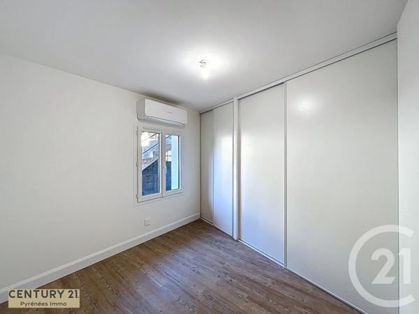 Appartement à vendre  4 pièces - 75 m 2   BAGNERES DE LUCHON  - 31