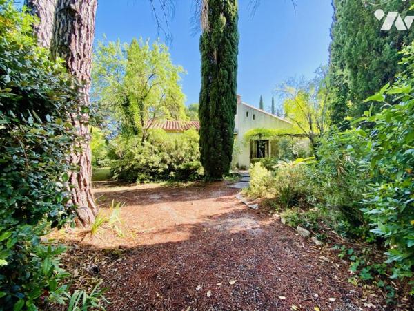 Maison T5 à rénover avec garage et jardin attenant