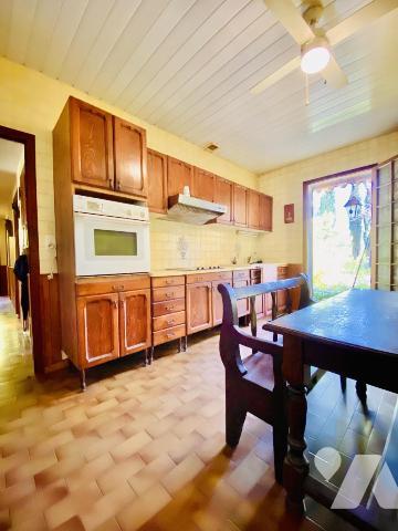 Maison T5 à rénover avec garage et jardin attenant