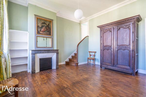 BORDEAUX ST SEURIN - Maison familiale aux prestations anciennes avec grand jardin