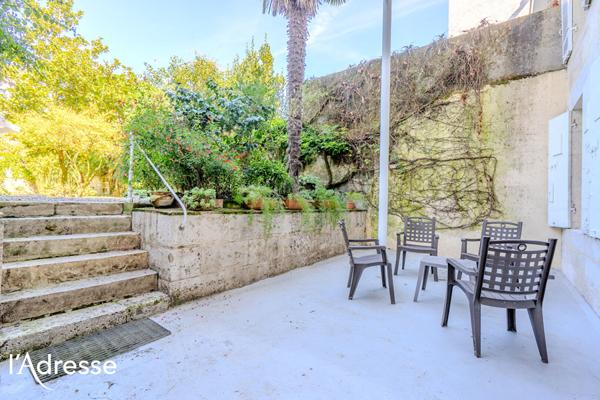 BORDEAUX ST SEURIN - Maison familiale aux prestations anciennes avec grand jardin