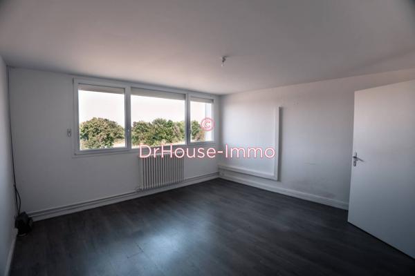 Commerce à louer 7 pièces de 2 266 m²
