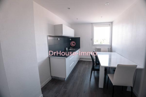 Commerce à louer 7 pièces de 2 266 m²