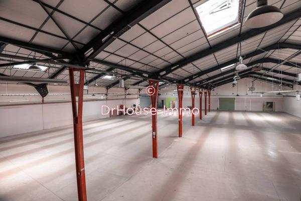 Commerce à louer 7 pièces de 2 266 m²