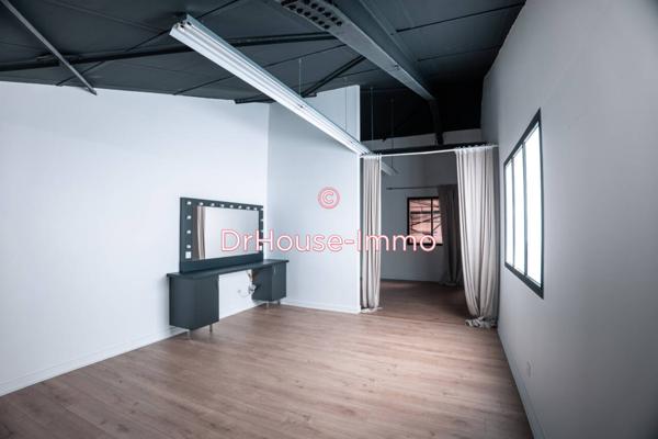 Commerce à louer 7 pièces de 2 266 m²